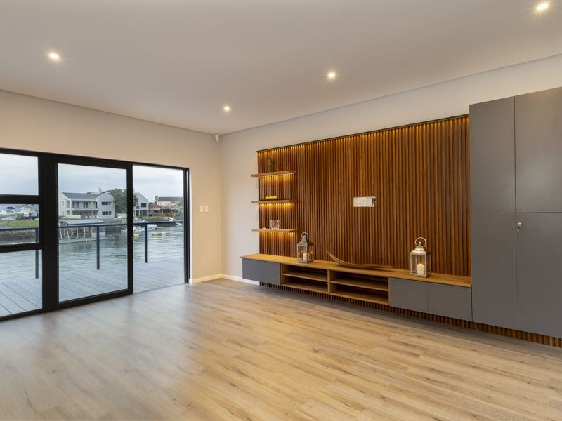 An Exclusive Riverside Sanctuary on the Banks of the Kowie River - Photo 4