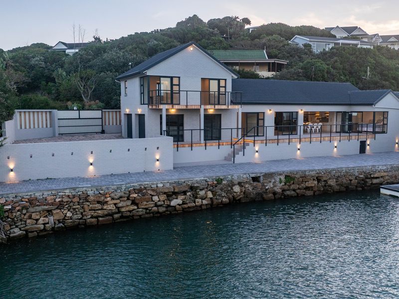 An Exclusive Riverside Sanctuary on the Banks of the Kowie River - Photo 2