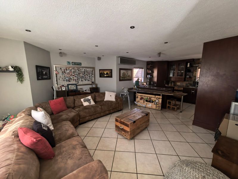 Stylish townhouse for sale in Parys - Photo 5