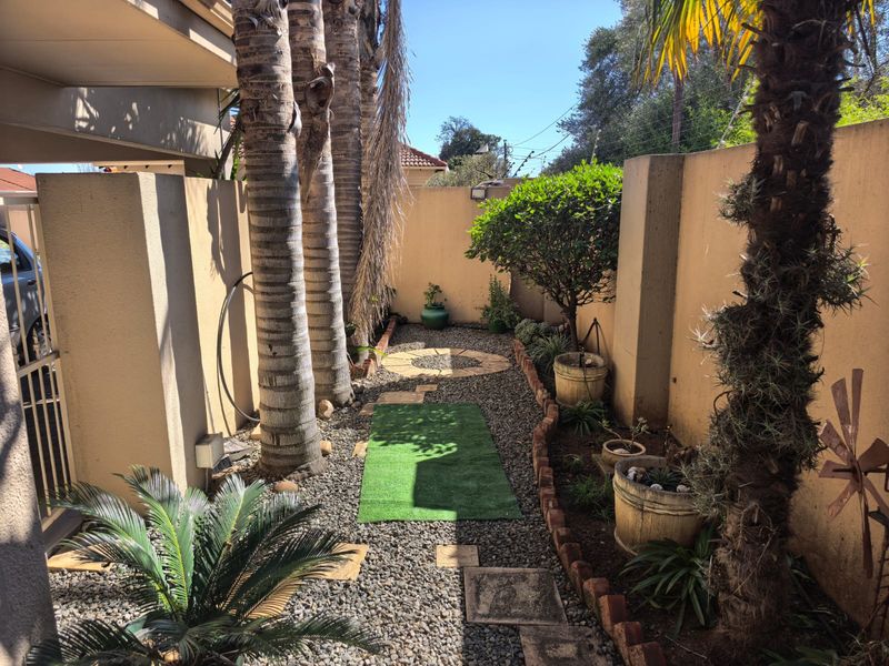 Stylish townhouse for sale in Parys - Photo 2