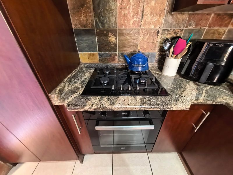 Stylish townhouse for sale in Parys - Photo 10