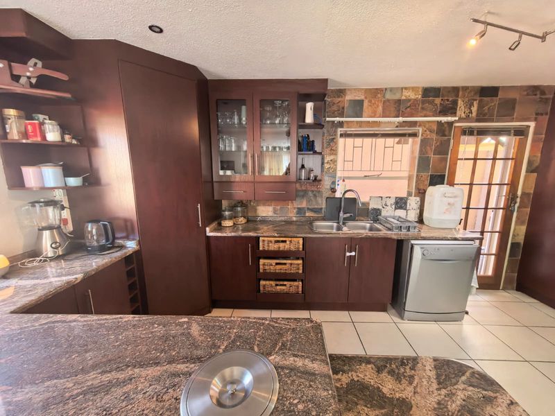 Stylish townhouse for sale in Parys - Photo 7