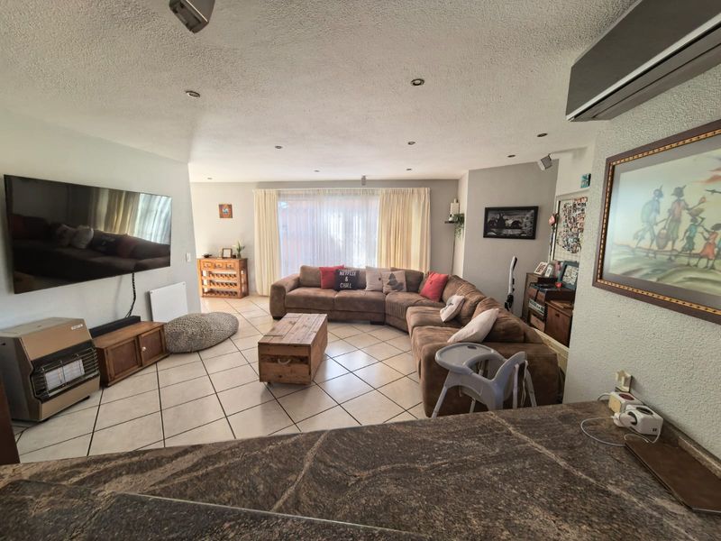 Stylish townhouse for sale in Parys - Photo 6