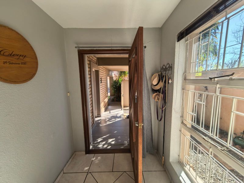 Stylish townhouse for sale in Parys - Photo 3