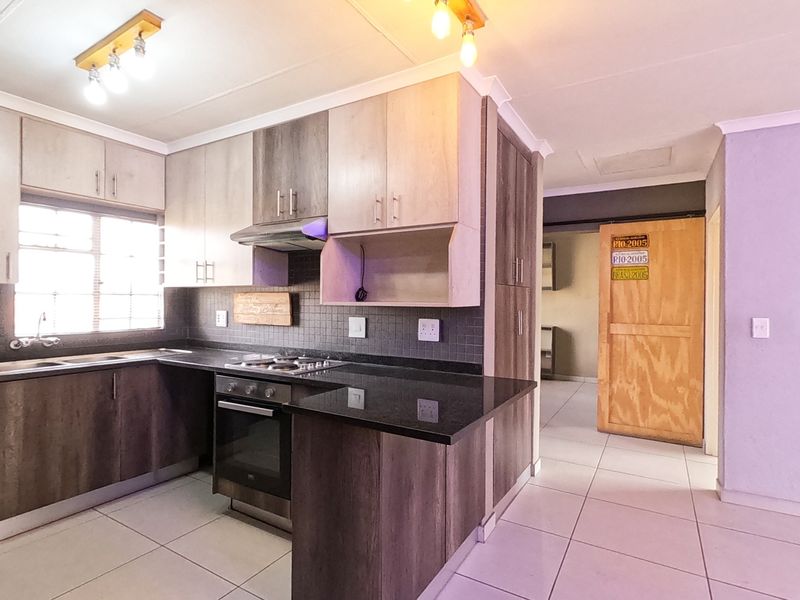 Secure, Stylish & Ready to Move In - Photo 3