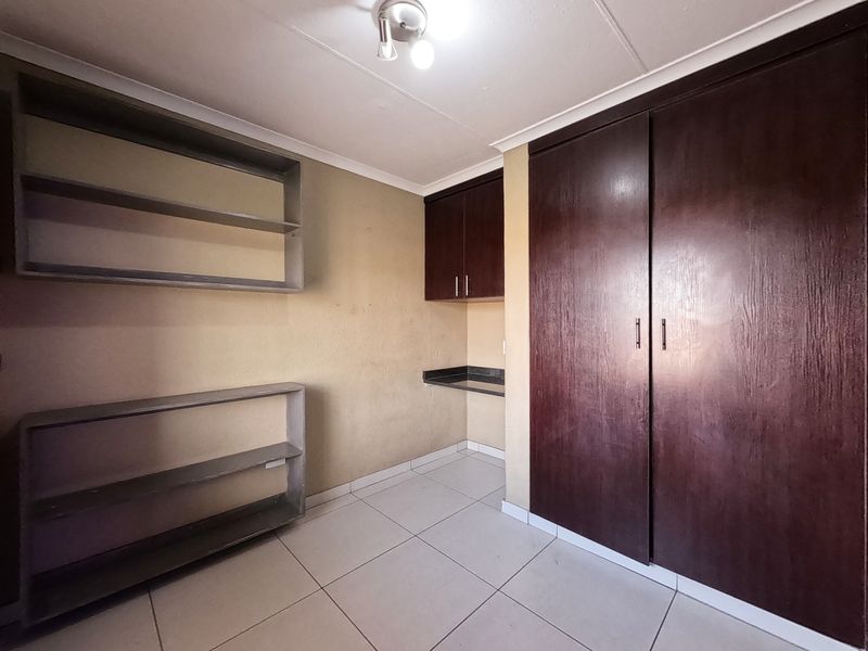 Secure, Stylish & Ready to Move In - Photo 10