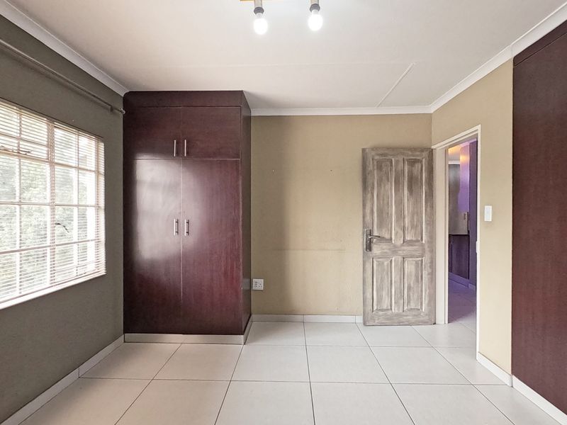 Secure, Stylish & Ready to Move In - Photo 6