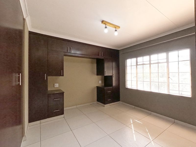 Secure, Stylish & Ready to Move In - Photo 5