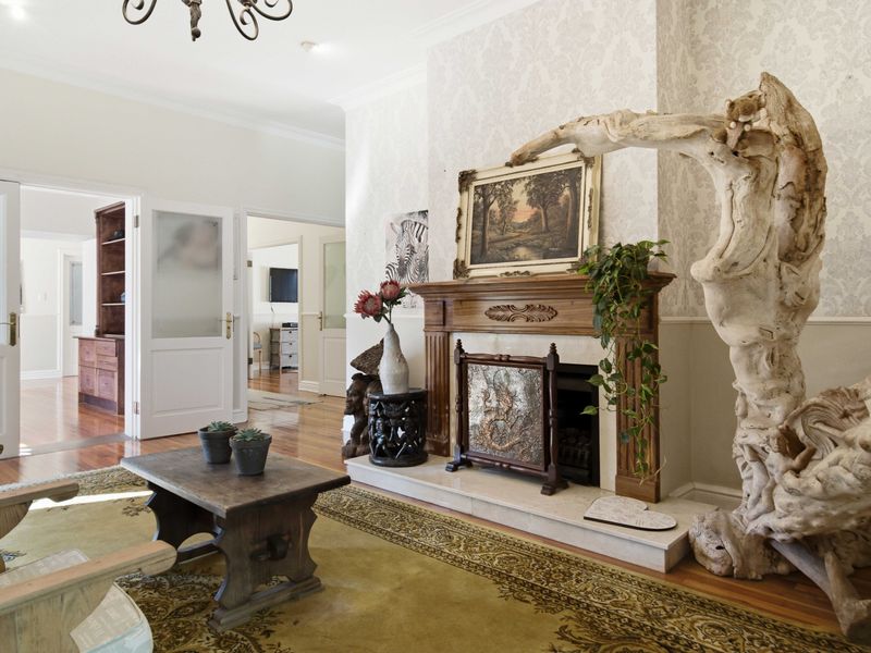 A Rare Single-Level Sanctuary in Prestigious Estate - Photo 6