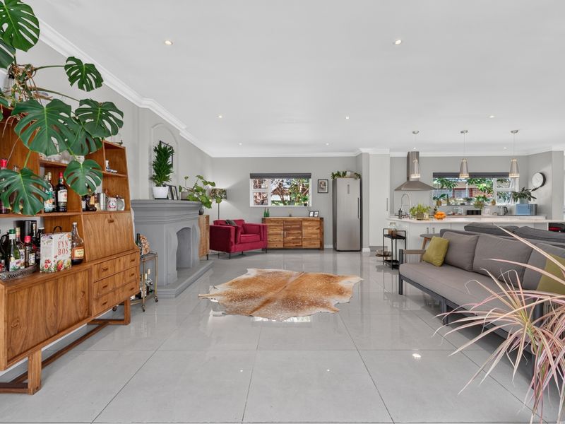 Modern Family Home with Exceptional Entertainment Spaces - Photo 5