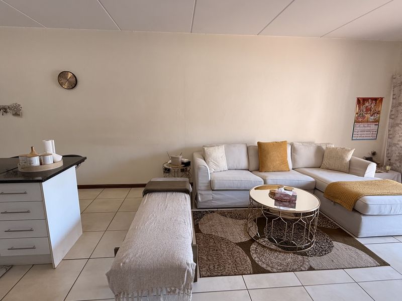 Parkview living at its finest - Photo 4