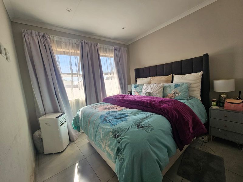 Modern 3-Bedroom Duplex in a Secure Theresapark Complex - Photo 9