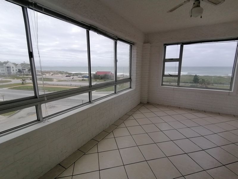 Apartment Rental Monthly In Gqeberha - Photo 10