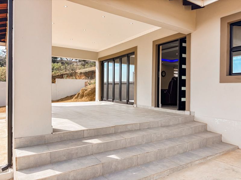 Modern Family Living with Endless Potential - Photo 4
