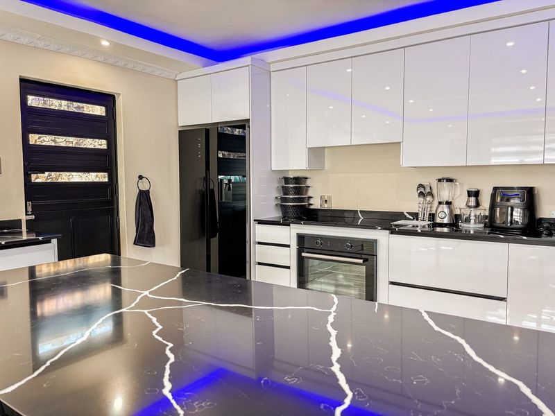 Modern Family Living with Endless Potential - Photo 9