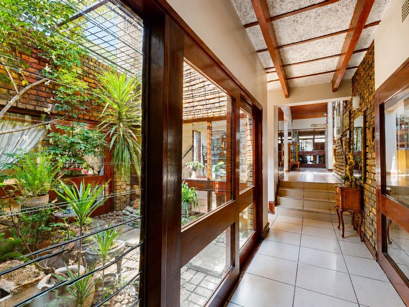 Live Luxury Non-Distressed Auction - Starting to bid from R1890,000,000-00! - Photo 4