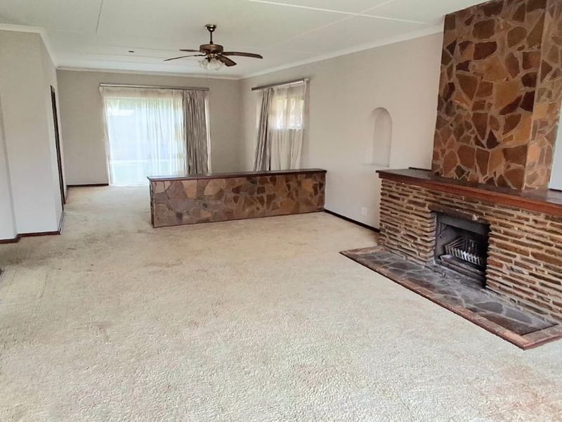 Spacious Family Home with Endless Potential in Willow Park - Photo 4