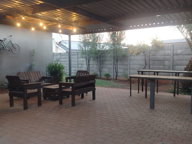 Hidden Gem in the Heart of Witfield – Spacious Family Living in a Peaceful Street - Photo 4