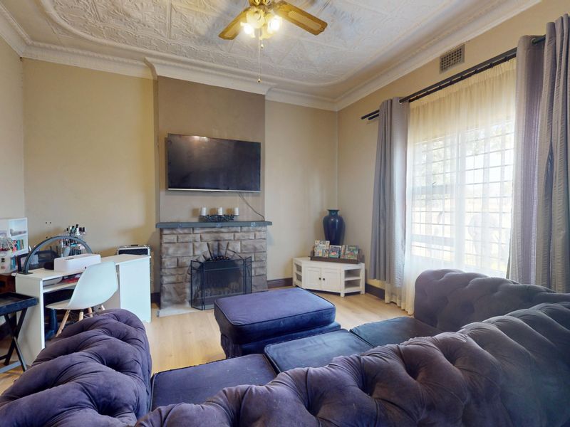 Hidden Gem in the Heart of Witfield – Spacious Family Living in a Peaceful Street - Photo 2