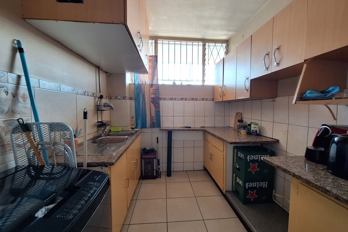 Flat For Sale In Durban - Photo 3