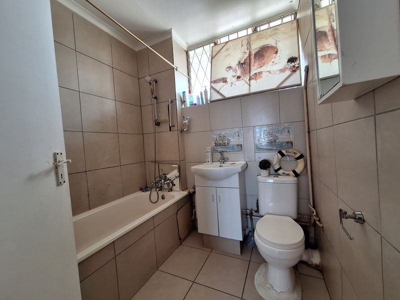 Flat For Sale In Durban - Photo 9