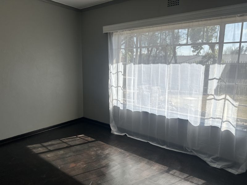 Spacious Family Home with Large Garden in Talbot Park, Klippoortje, Boksburg, - Photo 10
