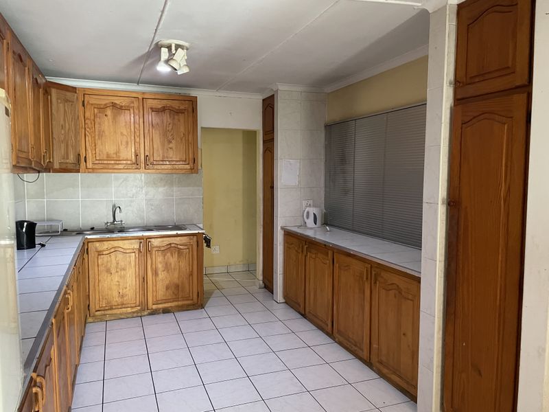 5 Bedroom House for Sale in Quigney - Photo 6
