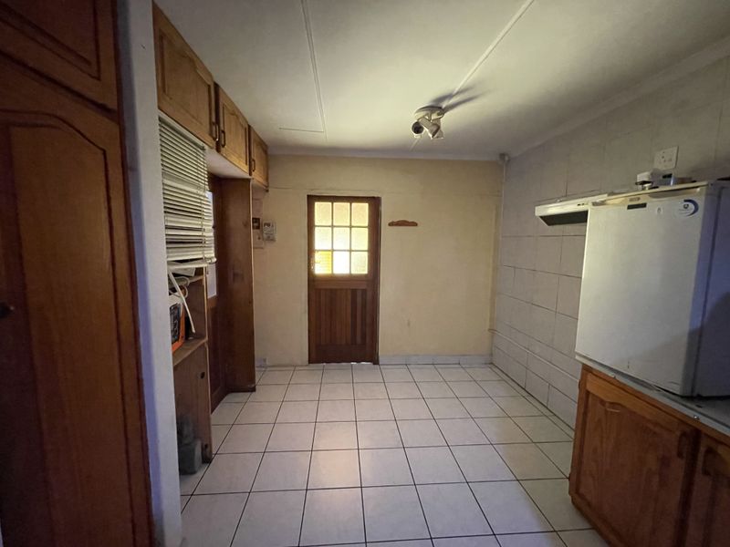 5 Bedroom House for Sale in Quigney - Photo 7