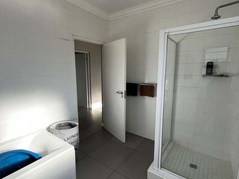 Modern & Secure 2-Bedroom Townhouse in a Well-Maintained Complex - Photo 4