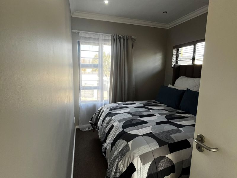 Modern & Secure 2-Bedroom Townhouse in a Well-Maintained Complex - Photo 6