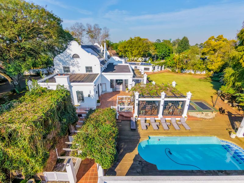 Modern Luxury Auction : Timeless Architectural Classic: 5 bed Main House + 2 x 2 Bed Cottages - Photo 10