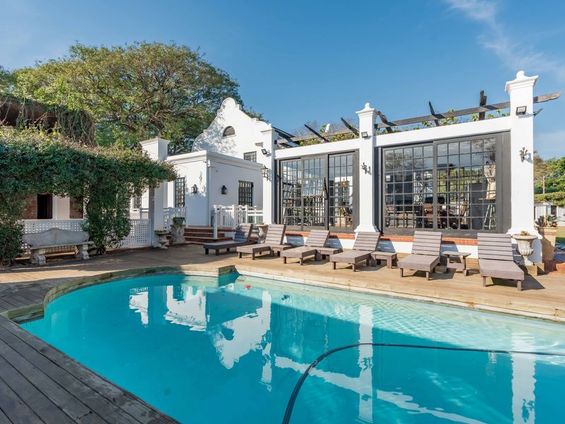 Modern Luxury Auction : Timeless Architectural Classic: 5 bed Main House + 2 x 2 Bed Cottages - Photo 9