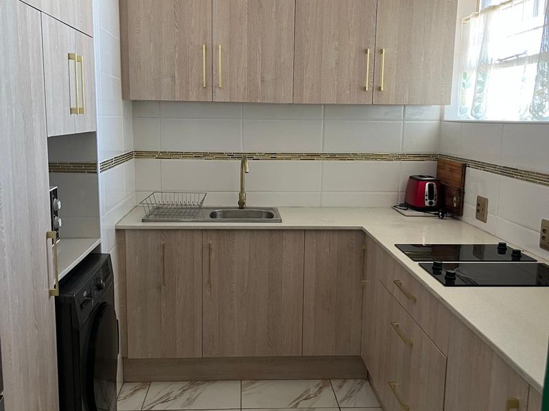 Charming & Secure 1-Bedroom Apartment | Prime Location - Photo 6