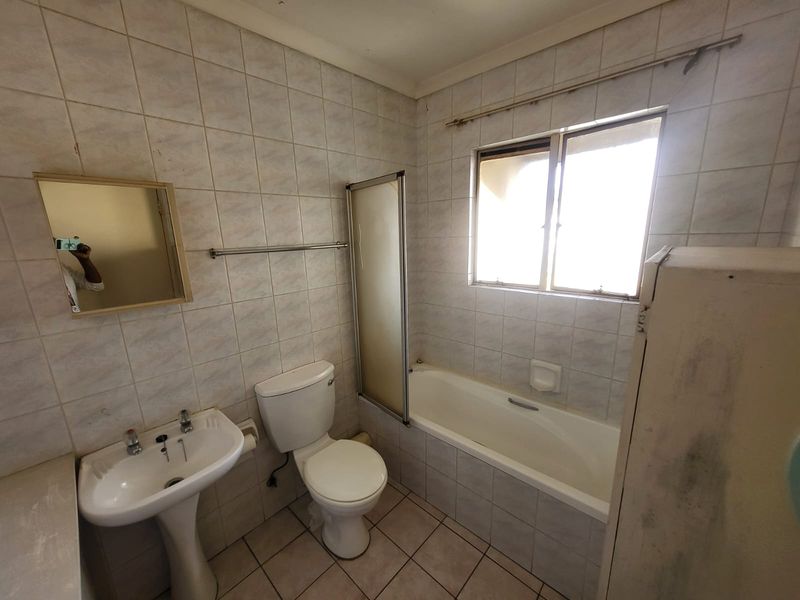Move-In Ready 2-Bedroom Townhouse for Sale Oakdene - Photo 5