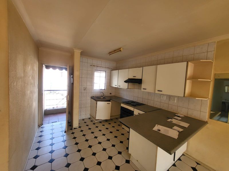 Move-In Ready 2-Bedroom Townhouse for Sale Oakdene - Photo 2
