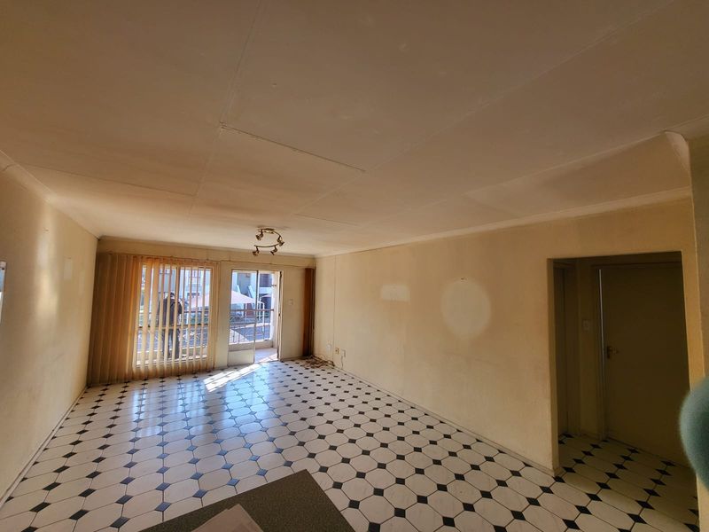 Move-In Ready 2-Bedroom Townhouse for Sale Oakdene - Photo 9