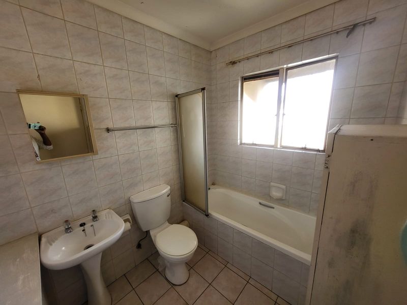 Move-In Ready 2-Bedroom Townhouse for Sale Oakdene - Photo 6