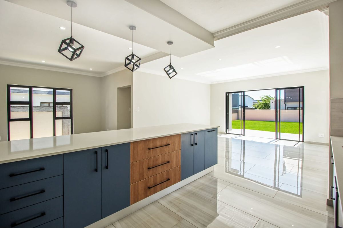 Modern 4-Bedroom Double-Storey Home in Roodepark Eco Estate - Photo 5
