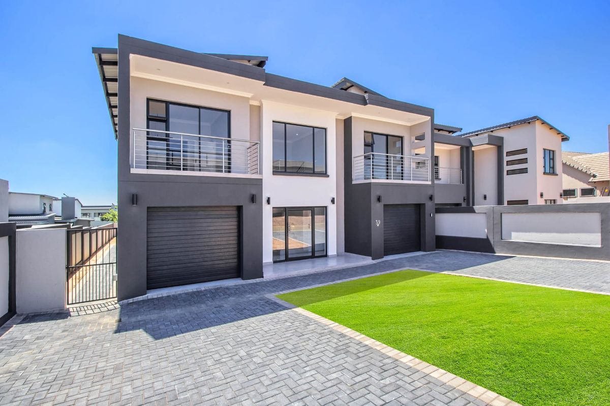 Modern 4-Bedroom Double-Storey Home in Roodepark Eco Estate - Photo 2
