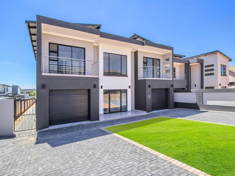 Modern 4-Bedroom Double-Storey Home in Roodepark Eco Estate - Photo 2