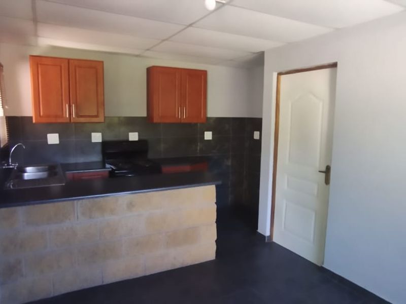 Compact 1 Bedroom Cottage to Rent - Photo 3