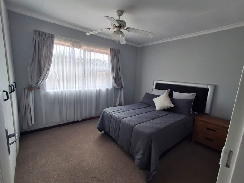 Furnished 3 bedroom house - Photo 10