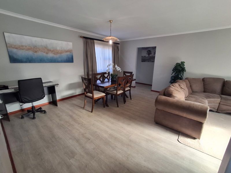 Furnished 3 bedroom house - Photo 5