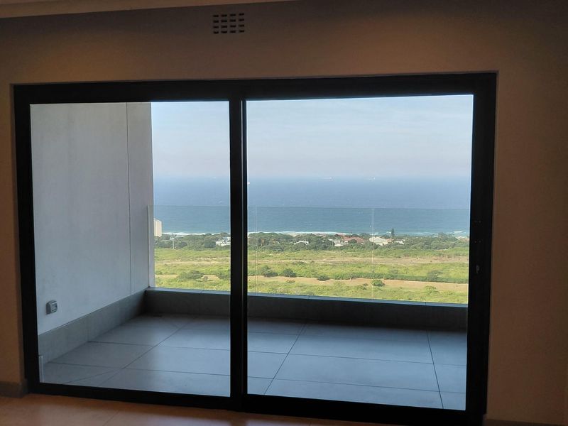 Modern 3 Bedroom Apartment in Ridgeside Residence - Photo 2