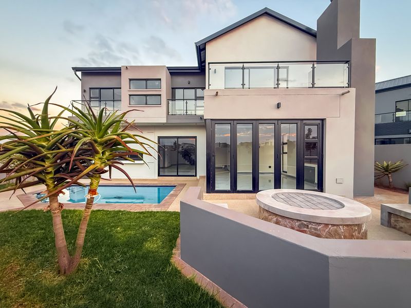 Ever wondered how a High end luxury estate would look like in the future? - Photo 5