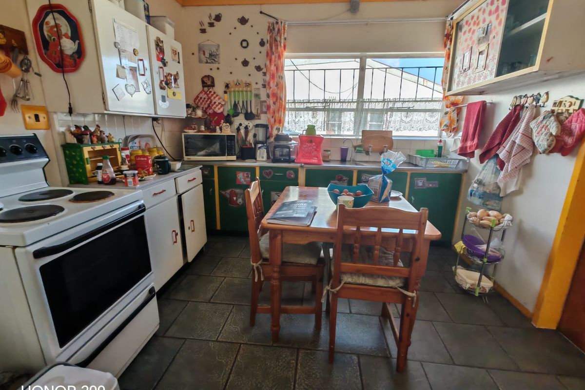 3 Bedroom House for Sale in Sasolburg Ext 1 - Photo 3