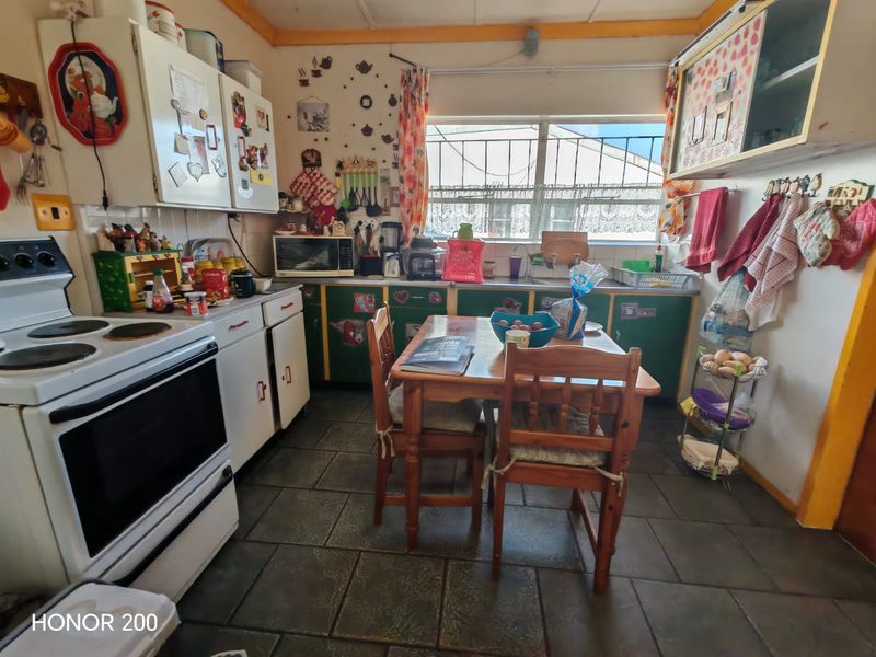3 Bedroom House for Sale in Sasolburg Ext 1 - Photo 3