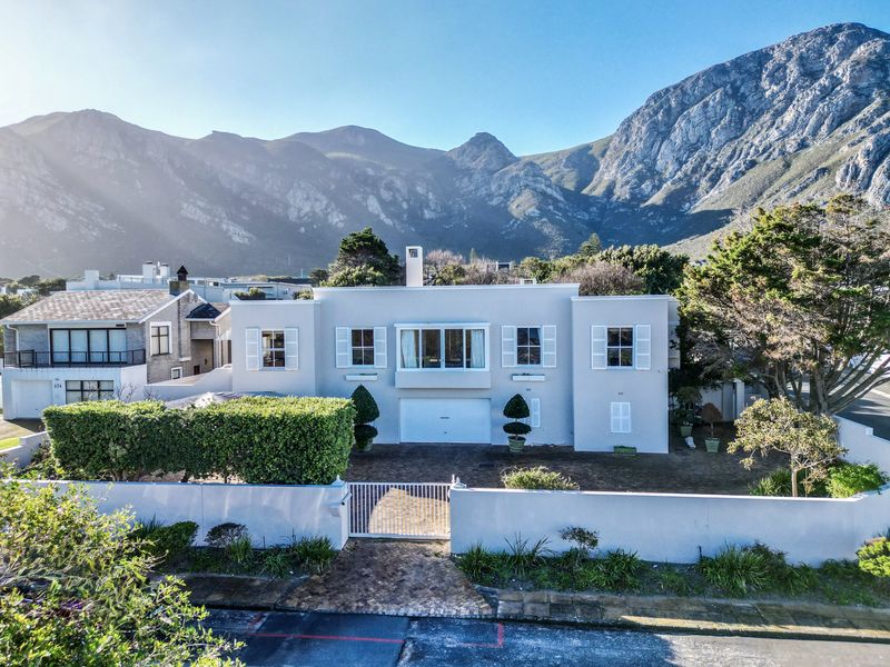Four-Erven Coastal Estate | Three-Street Frontage | 350 Metres from Grotto Beach - Photo 3
