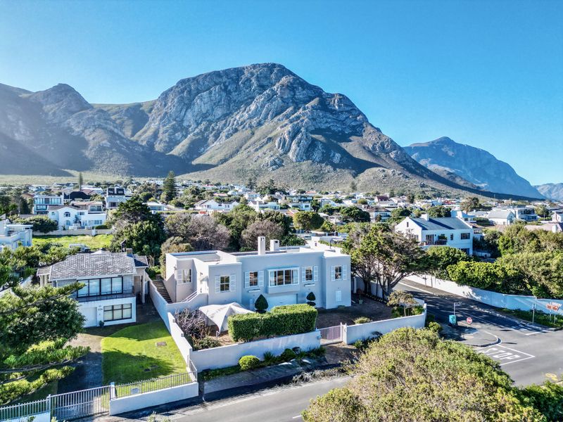 Four-Erven Coastal Estate | Three-Street Frontage | 350 Metres from Grotto Beach - Photo 10