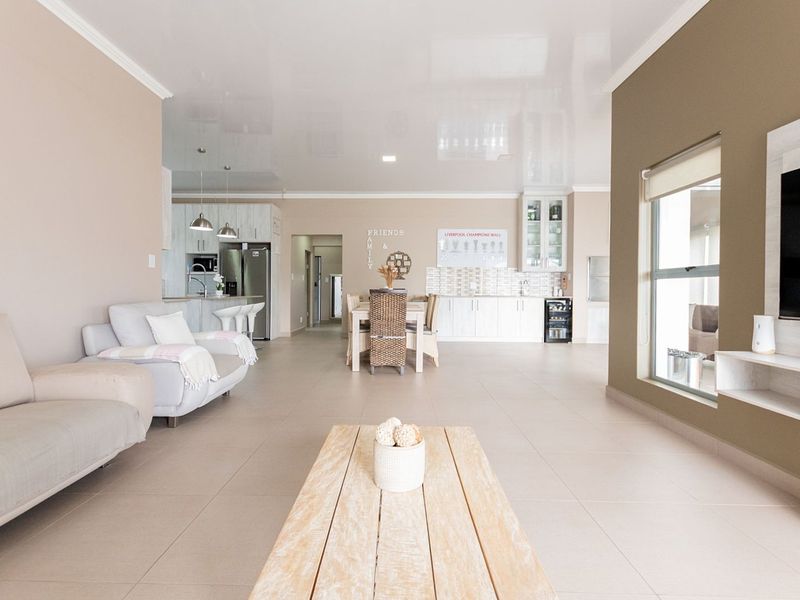 An Immaculate 3 bedroom home in Blue Lagoon Security Estate Langebaan - Photo 6